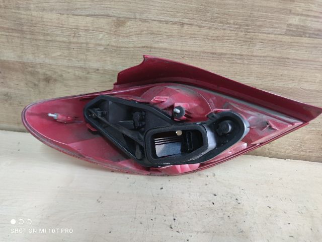 bontott PEUGEOT 207 Jobb Hátsó Lámpa