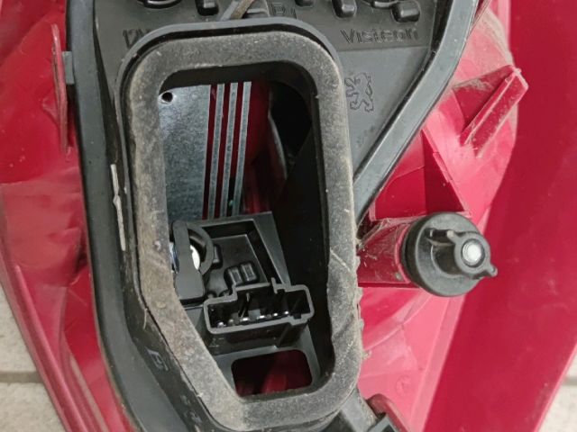 bontott PEUGEOT 207 Jobb Hátsó Lámpa