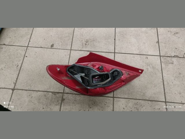 bontott PEUGEOT 207 Jobb Hátsó Lámpa