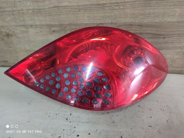 bontott PEUGEOT 207 Jobb Hátsó Lámpa