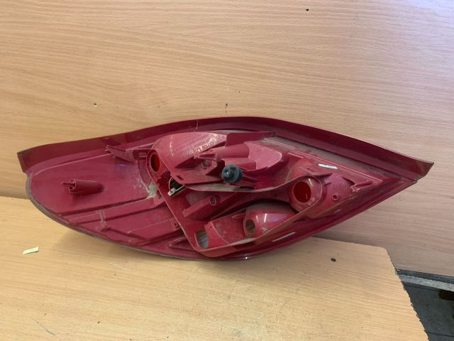 bontott PEUGEOT 207 Jobb Hátsó Lámpa