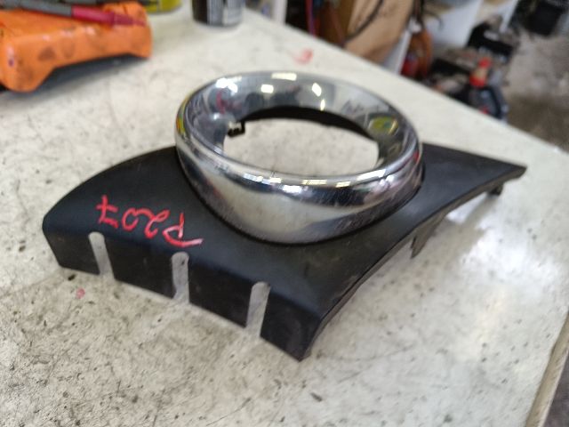 bontott PEUGEOT 207 Jobb Ködfényszóró Tartó