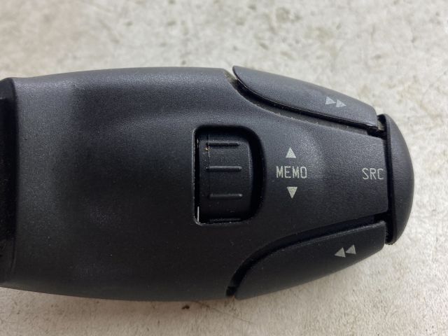 bontott PEUGEOT 207 Jobb Multikormány Kapcsoló