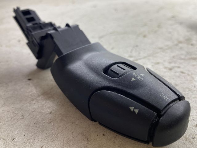 bontott PEUGEOT 207 Jobb Multikormány Kapcsoló