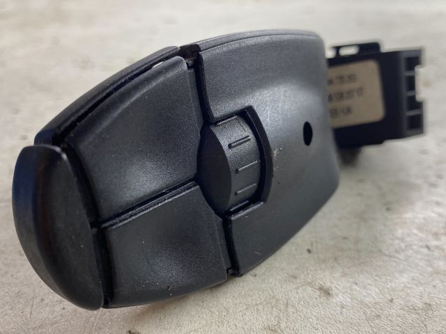 bontott PEUGEOT 207 Jobb Multikormány Kapcsoló