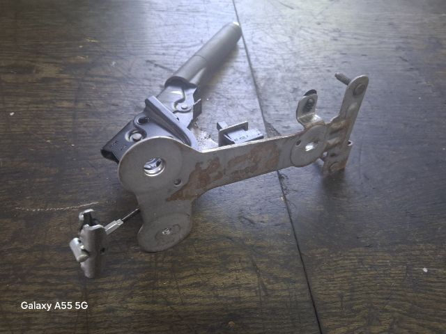 bontott PEUGEOT 207 Kézifék Kar