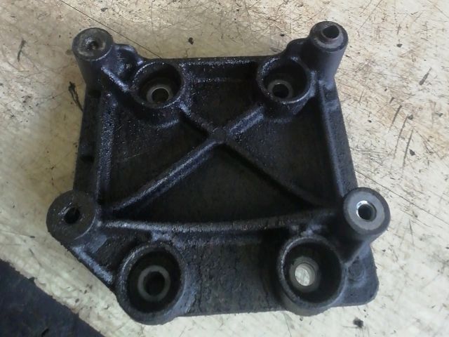 bontott PEUGEOT 207 Klímakompresszor Tartó Bak