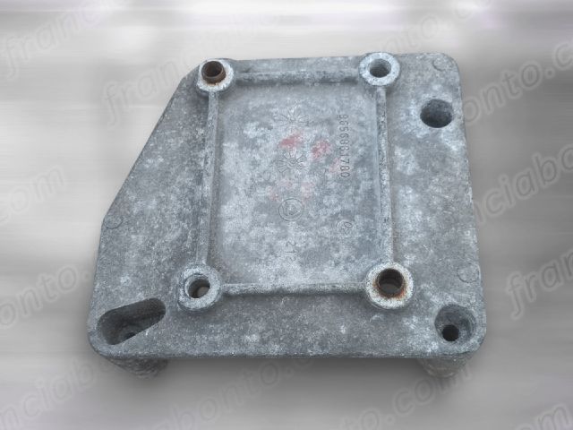 bontott PEUGEOT 207 Klímakompresszor Tartó Bak