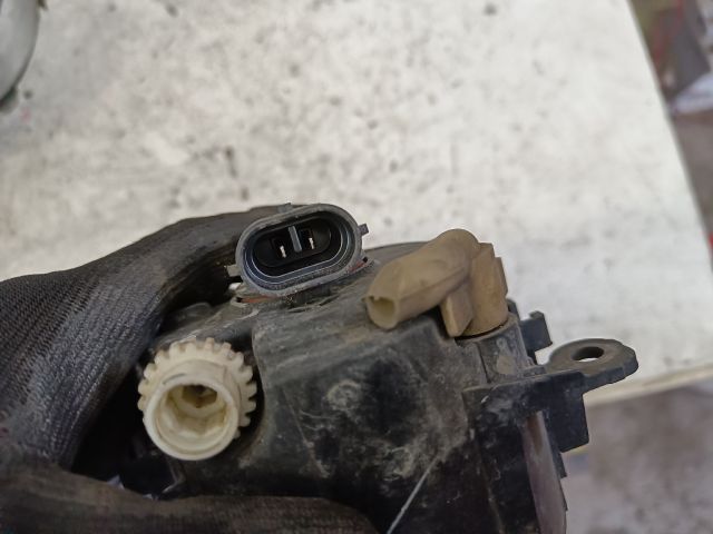 bontott PEUGEOT 207 Ködfényszóró (Pozíciófüggetlen)