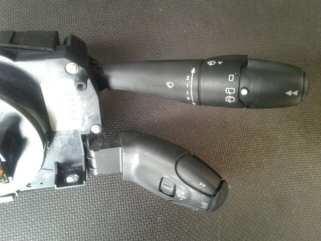 bontott PEUGEOT 207 Komplett Kormánykapcsoló (Bajuszkapcsoló)