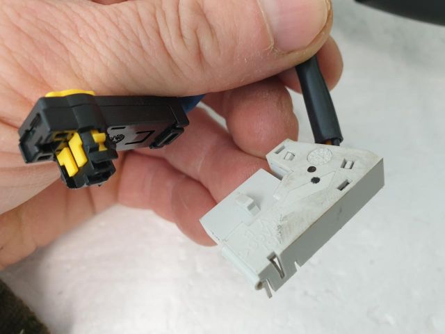 bontott PEUGEOT 207 Komplett Kormánykapcsoló (Bajuszkapcsoló)