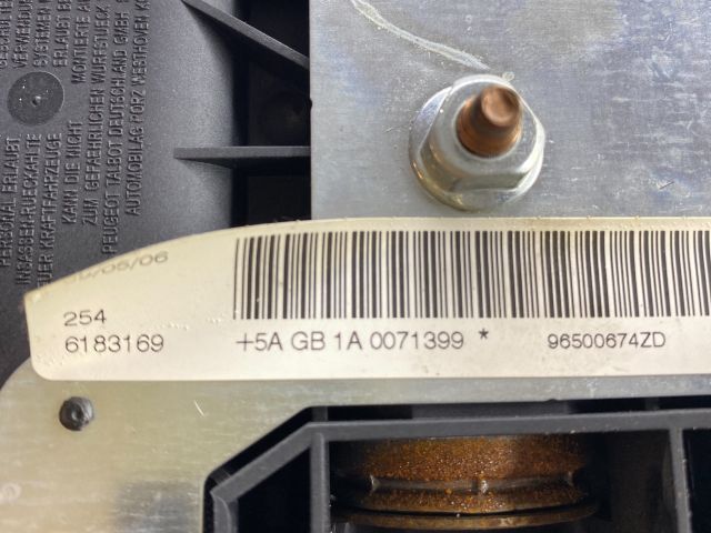 bontott PEUGEOT 207 Kormánylégzsák