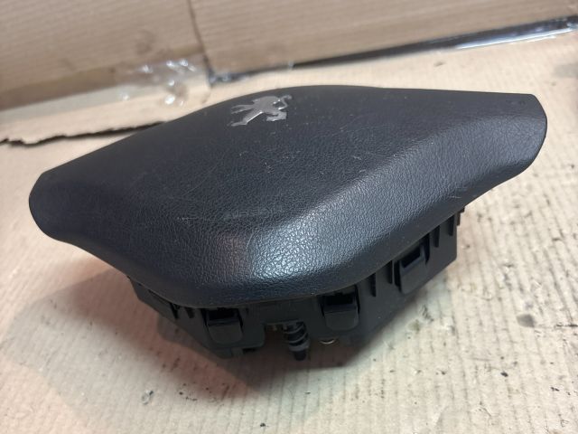 bontott PEUGEOT 207 Kormánylégzsák