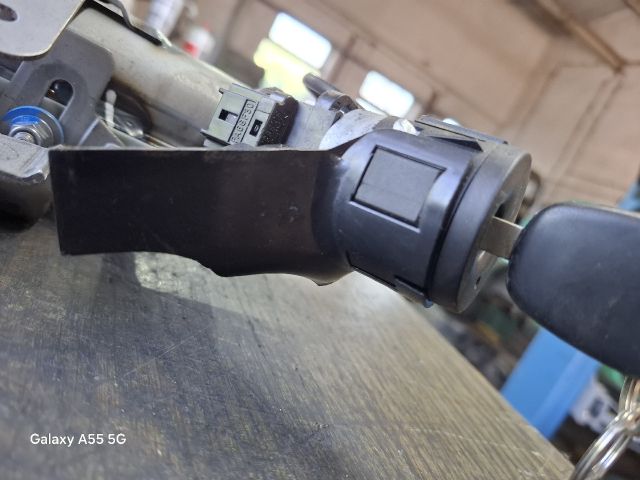 bontott PEUGEOT 207 Kormányoszlop