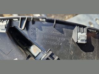 bontott PEUGEOT 207 Középső Szellőző