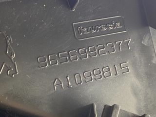 bontott PEUGEOT 207 Középső Szellőző