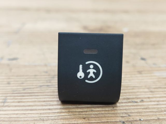 bontott PEUGEOT 207 Központizár Kapcsoló