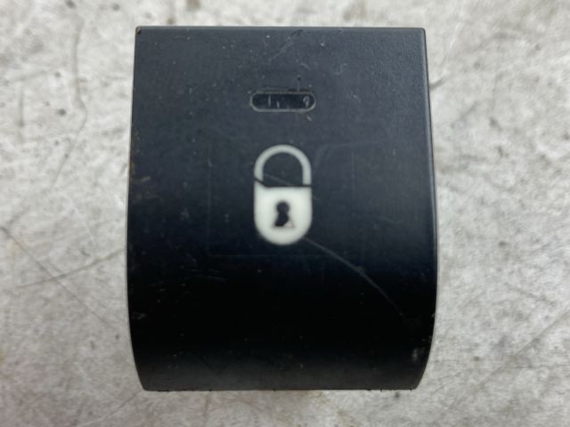 bontott PEUGEOT 207 Központizár Kapcsoló