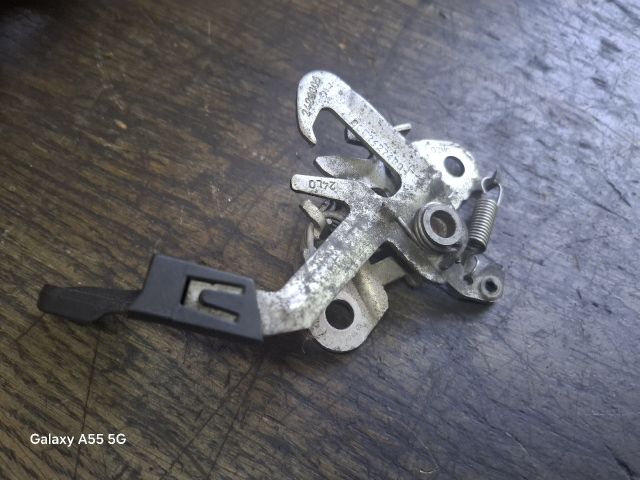 bontott PEUGEOT 207 Motorháztető Zárszerkezet