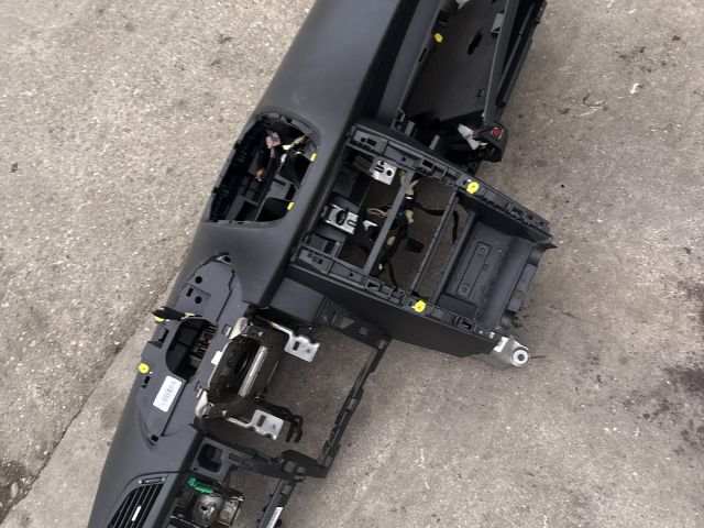 bontott PEUGEOT 207 Műszerfal Héj