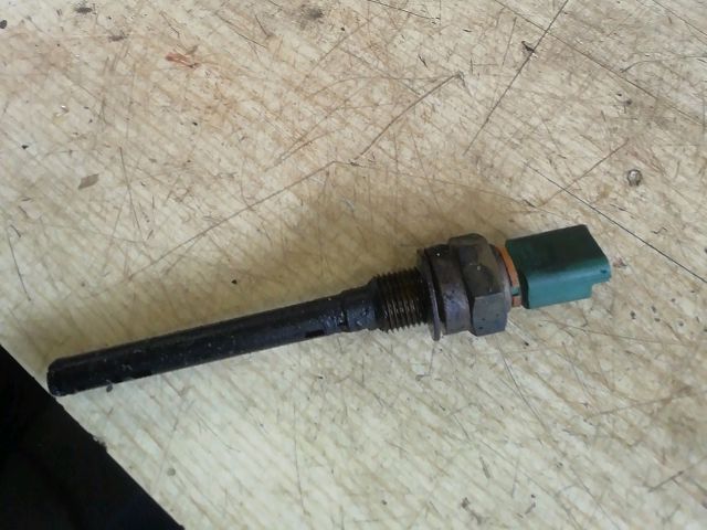 bontott PEUGEOT 207 Olajnyomás Jeladó