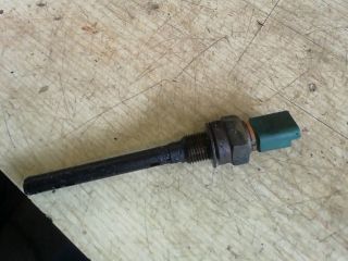 bontott PEUGEOT 207 Olajnyomás Jeladó