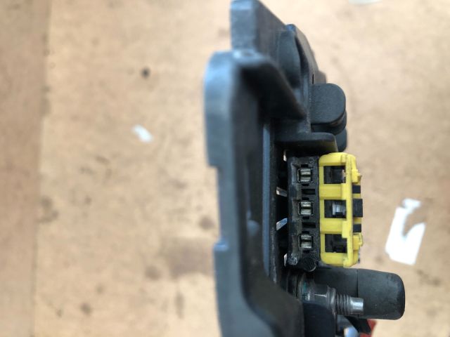 bontott PEUGEOT 207 Pozitív Kábel Elosztó