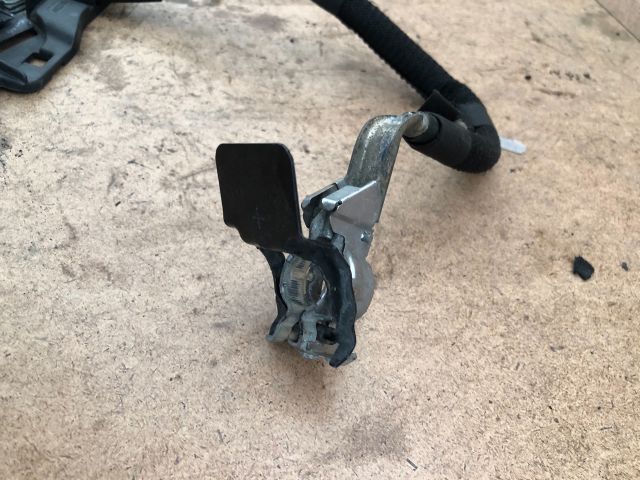 bontott PEUGEOT 207 Pozitív Kábel Elosztó