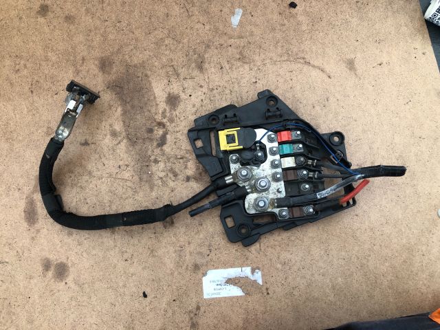 bontott PEUGEOT 207 Pozitív Kábel Elosztó