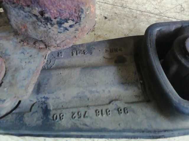 bontott PEUGEOT 207 Tartó Bak