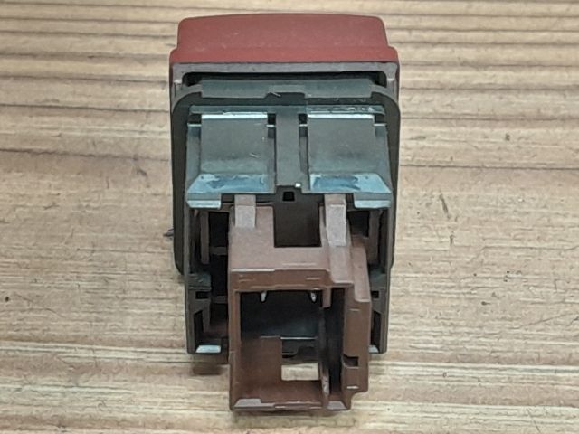 bontott PEUGEOT 207 Vészvillogó Kapcsoló