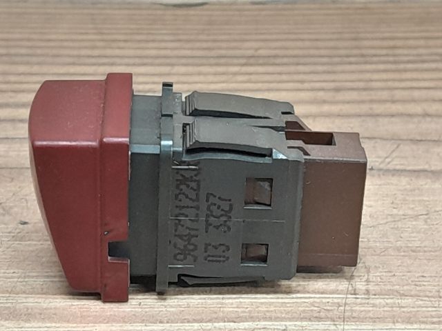 bontott PEUGEOT 207 Vészvillogó Kapcsoló