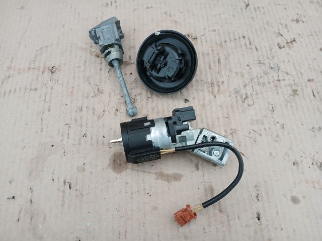 bontott PEUGEOT 207 Zárbetét Szett