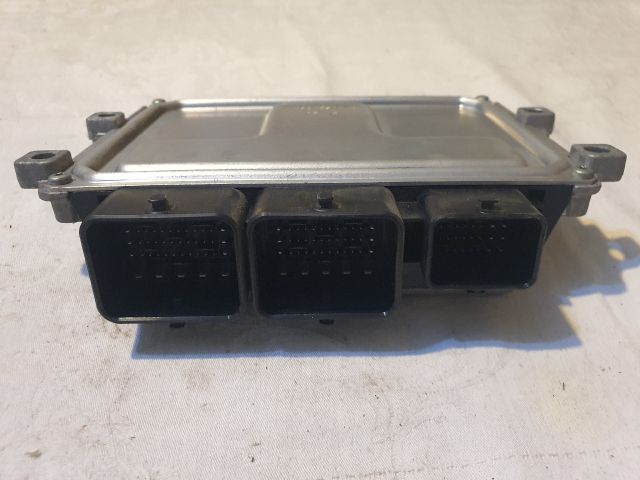 bontott PEUGEOT 208 Motorvezérlő