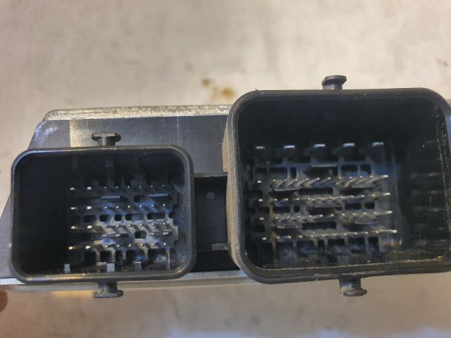 bontott PEUGEOT 208 Motorvezérlő