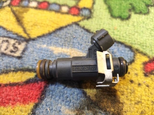 bontott PEUGEOT 208 Porlasztó (1 db)