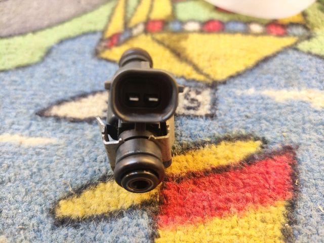 bontott PEUGEOT 208 Porlasztó (1 db)