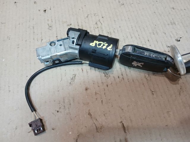 bontott PEUGEOT 208 Gyújtáskapcsoló