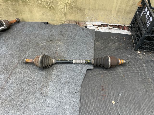 bontott PEUGEOT 208 Bal Féltengely