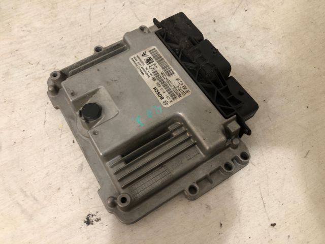 bontott PEUGEOT 208 Motorvezérlő