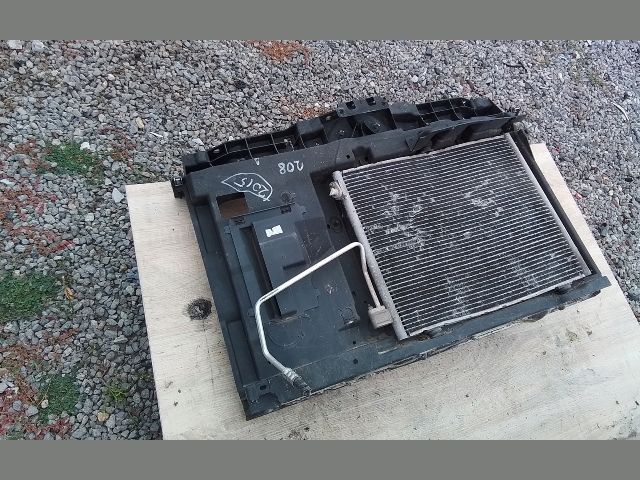 bontott PEUGEOT 208 Komplett Homlokfal (Részeivel)