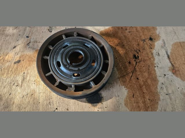 bontott PEUGEOT 208 Főtengely Szíjtárcsa