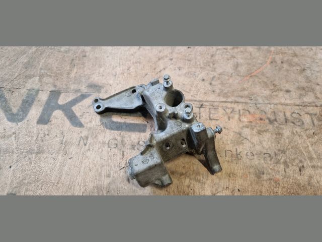 bontott PEUGEOT 208 Generátor Tartó Bak