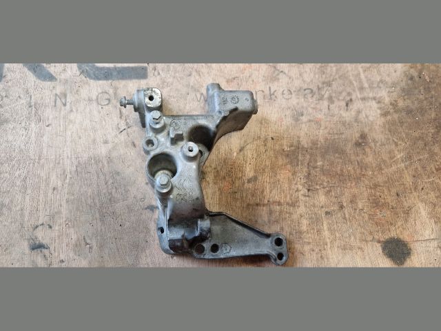 bontott PEUGEOT 208 Generátor Tartó Bak