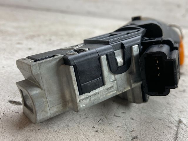 bontott PEUGEOT 208 Gyújtáskapcsoló