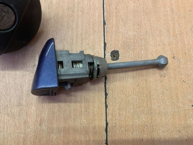 bontott PEUGEOT 208 Gyújtáskapcsoló