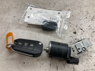 bontott PEUGEOT 208 Gyújtáskapcsoló