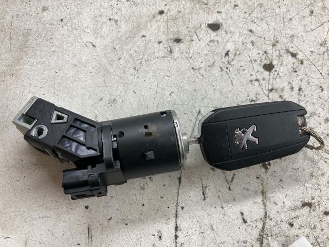 bontott PEUGEOT 208 Gyújtáskapcsoló