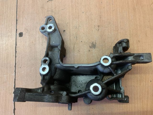 bontott PEUGEOT 208 Motor Tartó Bak (Fém)