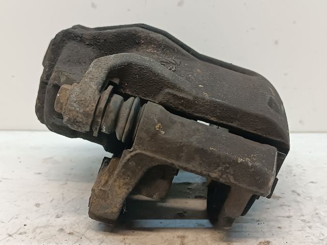 bontott PEUGEOT 208 Bal első Féknyereg Munkahengerrel